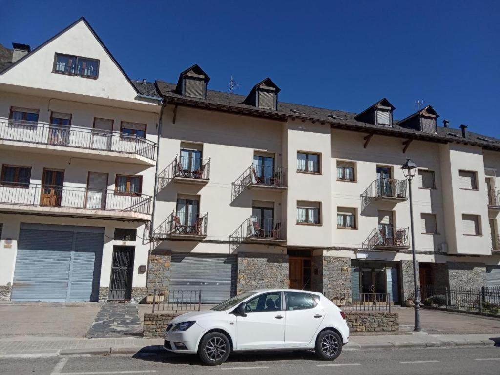 Casa Nando Guest House Естери д'Анеу Екстериор снимка