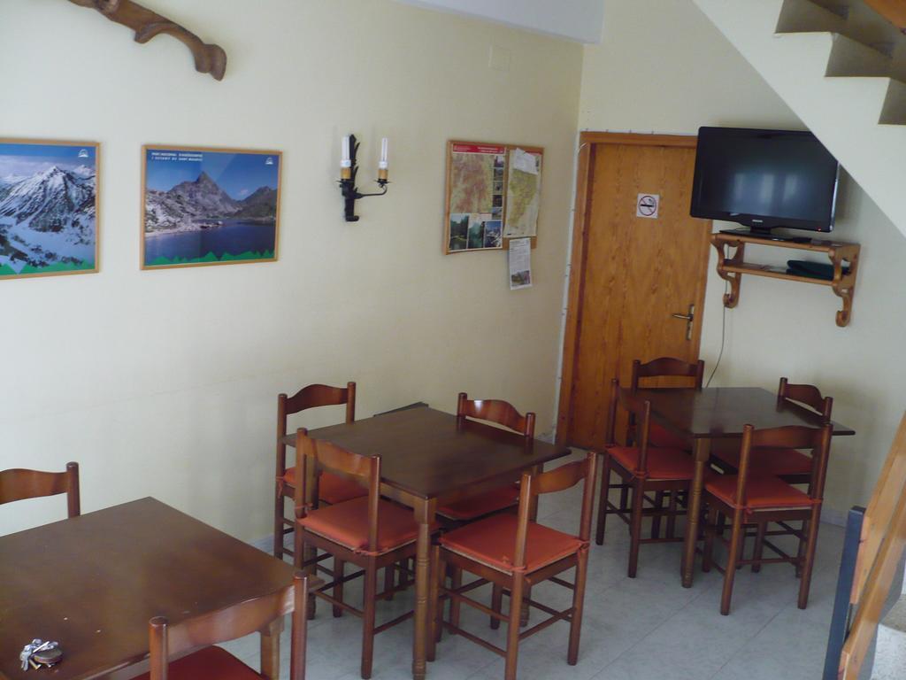 Casa Nando Guest House Естери д'Анеу Екстериор снимка
